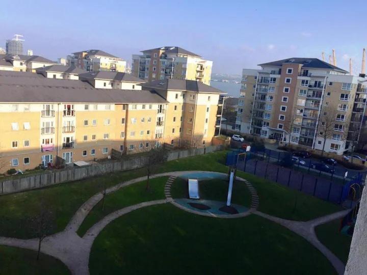Room 1 Or 2 Ppl Near Excel, O2, Canary Wharf - London Eksteriør billede